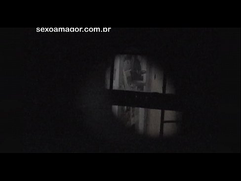❤️ Blondie wordt stiekem gefilmd door een voyeur uit de buurt, verstopt achter holle bakstenen Russian porno at us nl.befuck-net.ru ❤