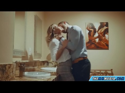 ❤️ Wanneer een rondborstige blondine je verleidt in een openbaar toilet Russian porno at us nl.befuck-net.ru ❤